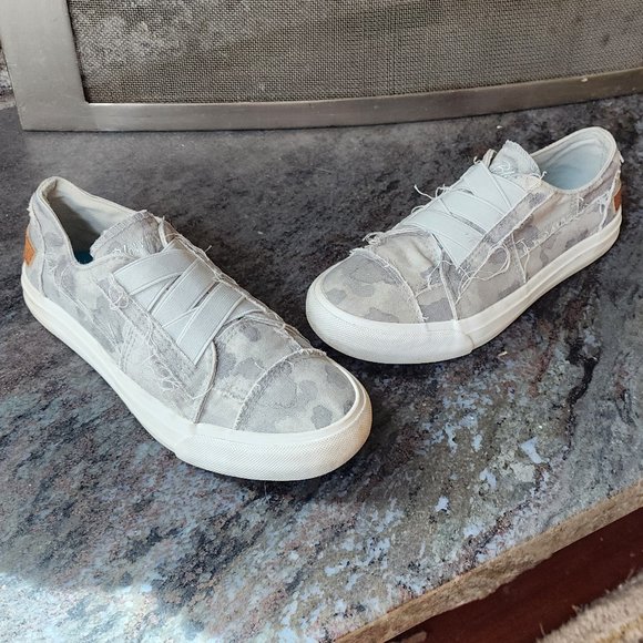 Blowfish Shoes - Blowfish Malibu Gray Camo Slip-On Canvas Sneakers Size 6